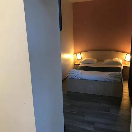 Cesar Centre-ville Gare 2*