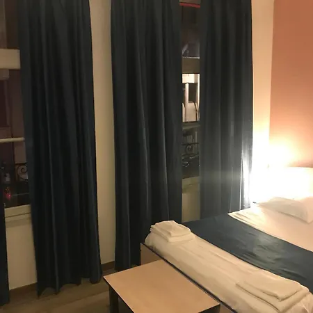 호텔 Cesar Centre-ville Gare 2*
