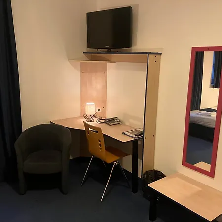 Cesar Centre-ville Gare 2* Charleville-Mézières