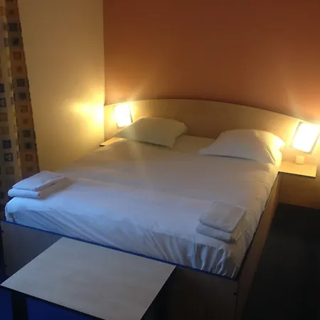 Cesar Centre-ville Gare 2*