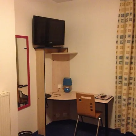 Cesar Centre-ville Gare 2* Charleville-Mézières