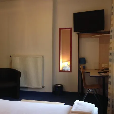 Cesar Centre-ville Gare 酒店 Charleville-Mézières