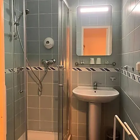 Cesar Climatisation Dans La Majorite Des Centre-ville Gare Szálloda