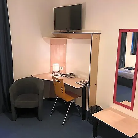 Cesar Climatisation Dans La Majorite Des Centre-ville Gare Szálloda 2*