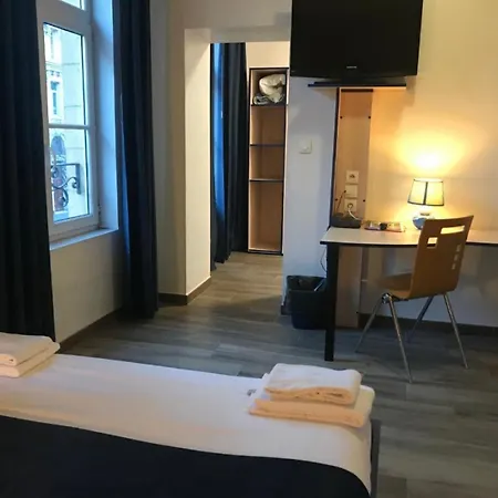 Cesar Climatisation Dans La Majorite Des Centre-ville Gare Szálloda 2*