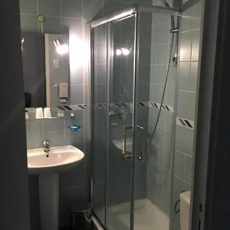 Cesar Climatisation Dans La Majorite Des Centre-ville Gare Szálloda 2*