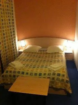 Cesar Centre-ville Gare 2*