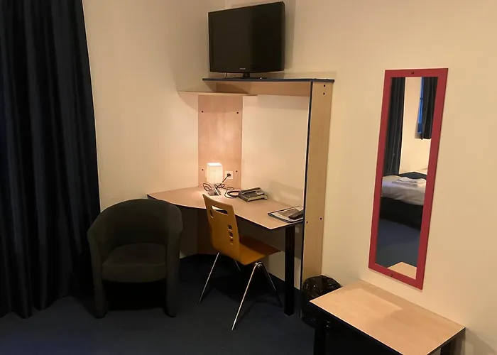 Cesar Centre-ville Gare 2* Charleville-Mezieres