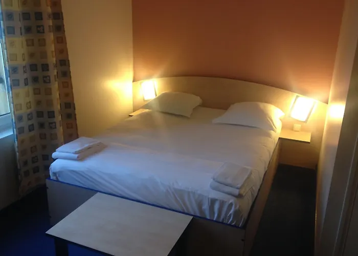 Cesar Centre-ville Gare 2*