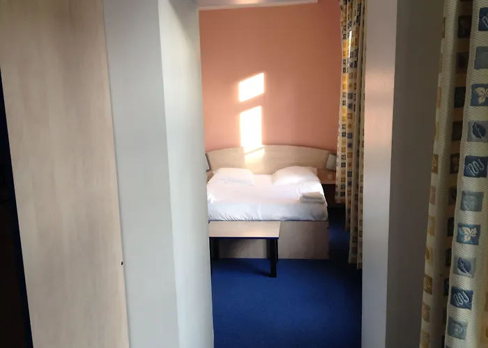 Cesar Centre-ville Gare Hotel Charleville-Mezieres