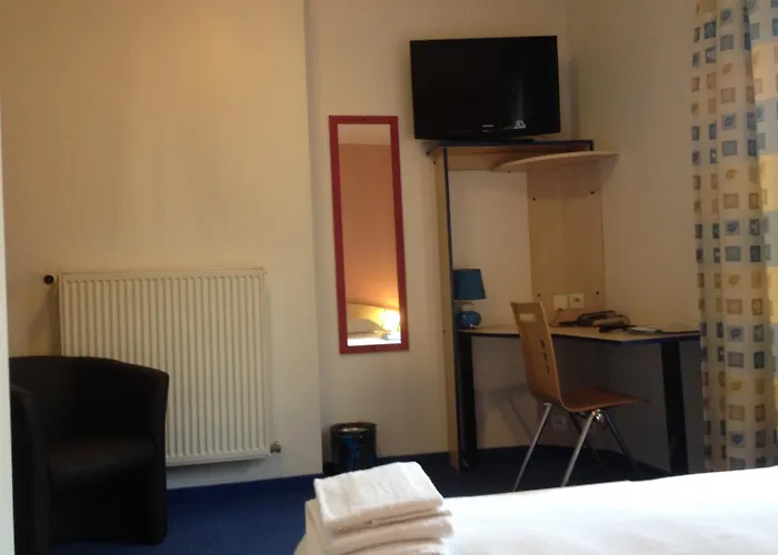 Cesar Centre-ville Gare 2* Charleville-Mezieres